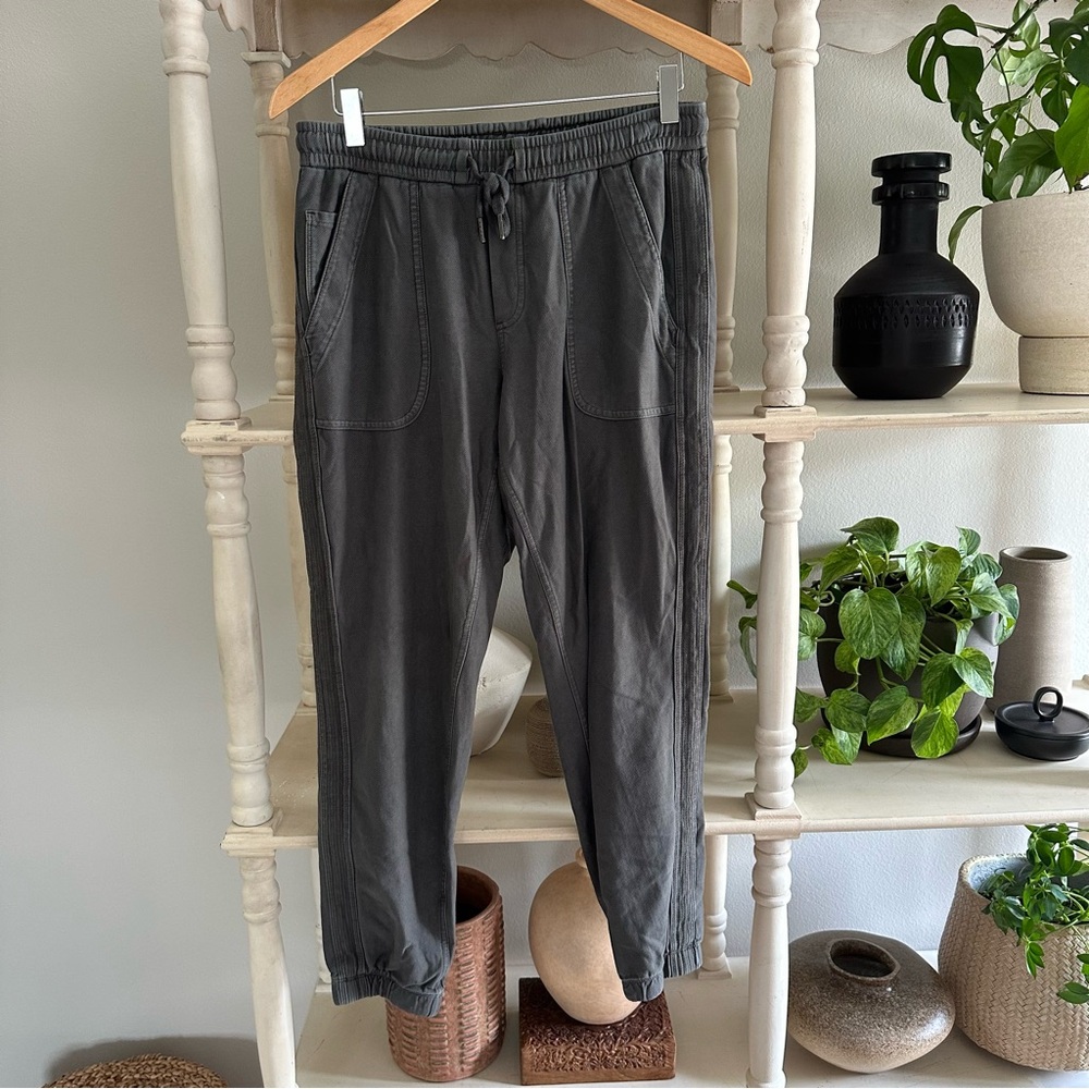 Athleta Farrallon Jogger in Gray (4)